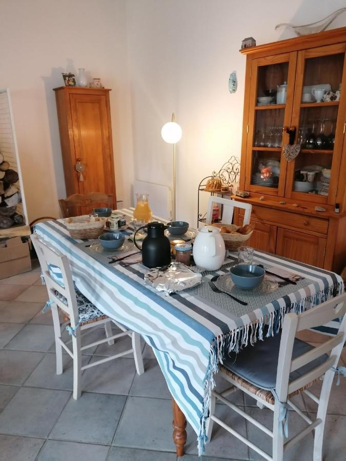 Chambre D'Hotes Esprit De Famille Landreville Exterior foto